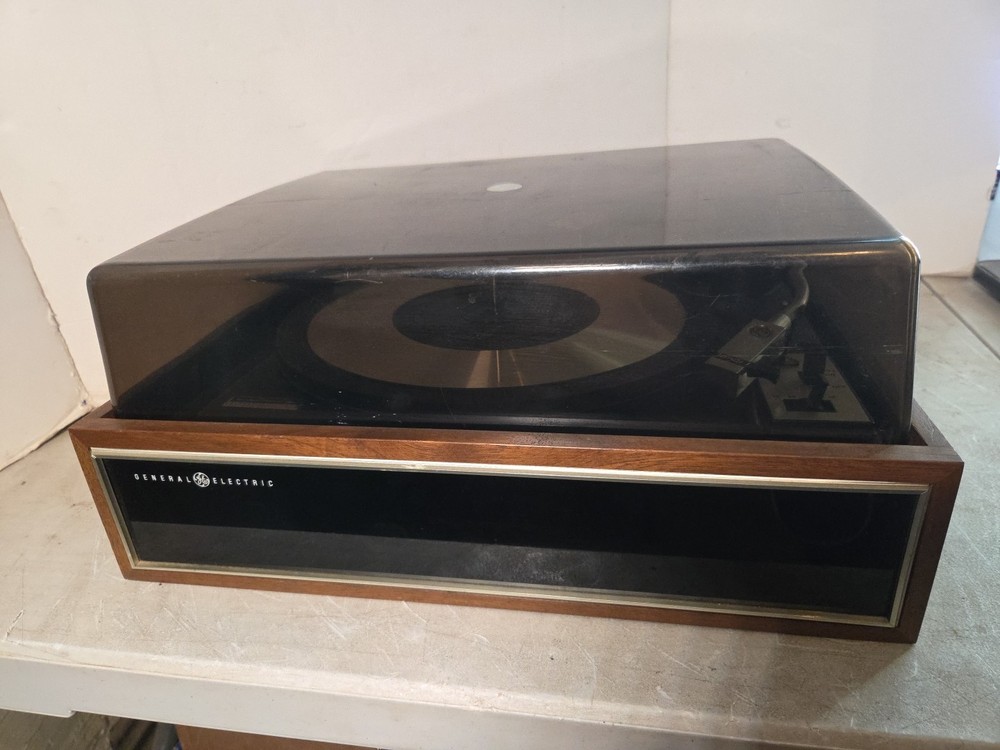 RARE General Electric Man Made Diamond Stylus Turntable CA442h Record Player