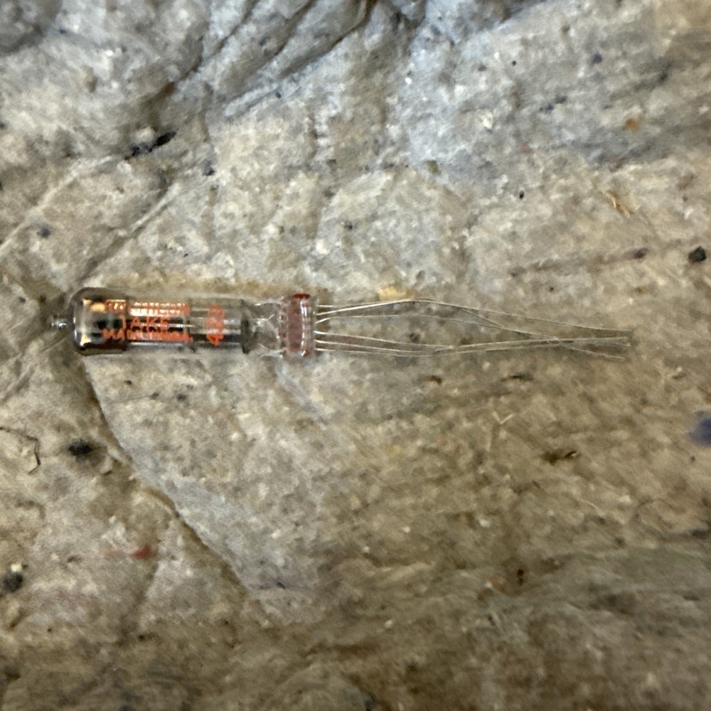RAYTHEON 1AK5 – Radio Vacuum Tube – New Old Stock