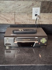 SANYO VWM-680 4-Head Hi-Fi VHS Video Cassette Recorder VCR Plus+ Remote