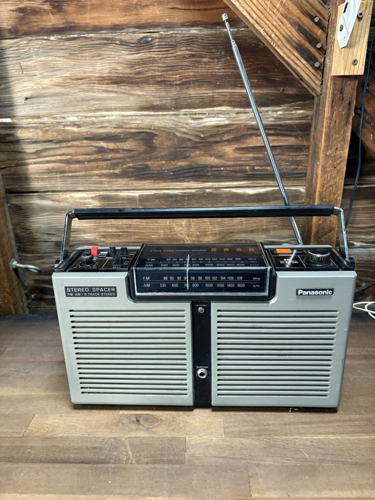 PANASONIC SPACER FM-AM RADIO STEREO 8 TRACK PLAYER RF-7100 See Desc.