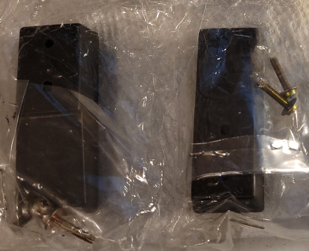 PLASTIC FEET (LEGS) for Tascam 32 Recorders.