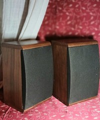 Vintage Optimus Pro LX4 Speakers – Bookshelf Pair / One Speaker for parts/repair
