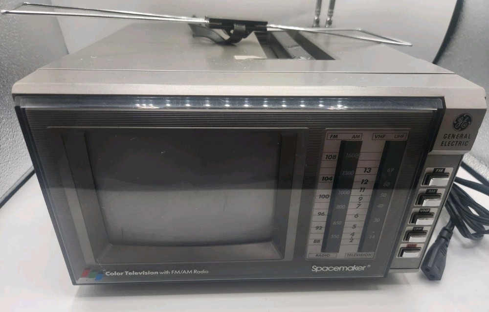 Vintage GE General Electric Spacemaker Portable TV AM/FM Radio 7-7650A READ
