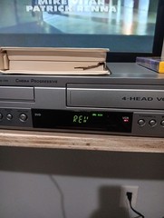 VHS VCR DVD Combo Sanyo DVW-7100A WORKING W/ AV Cords and Movies