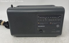 Vintage General Electric 2 Band Portable AM/FM Radio Receiver Not Tested