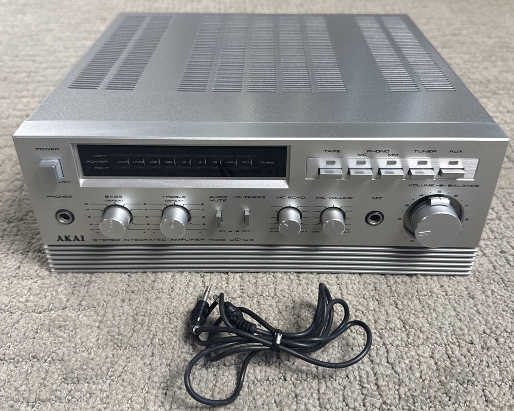 VTG Akai Model UC-U4 Stereo Integrated Mini Amplifier Made In Japan Tested Clean