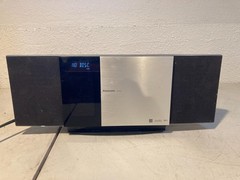 PANASONIC SC-HC3 Compact FM AM Radio Ipod MP3 CD Player Shelf System