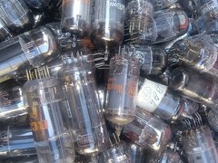 Lot of 100+ radio tubes USED MEDIUM BASE UNSORTED NOT TESTED CLEAN