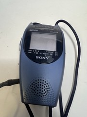 Sony Watchman FDL-221R 2.2 Color LCD TV Combo AM/FM Radio Tested Works (BLUE)