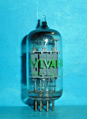 Sylvania 12AX7 ECC83 Tube Halo Getter Copper Grid Posts Tested