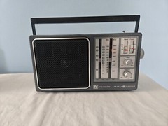 Vintage General Electric TV Sound WB/AM/FM Radio Receiver Model 7-2945A Tested