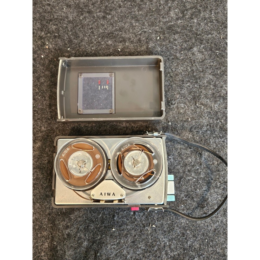 Vintage Aiwa TP-61R Portable Reel to Reel Tape Recorder Grey