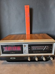Vintage Zenith Circle of Sound AM/FM Digital Alarm Clock Radio H472W-1 Tested