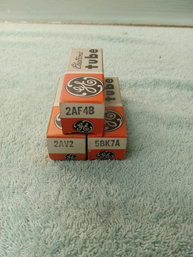 3 General Electric TV/Radio Electronic Tubes ( 2av2 2af4b 5bk7a )