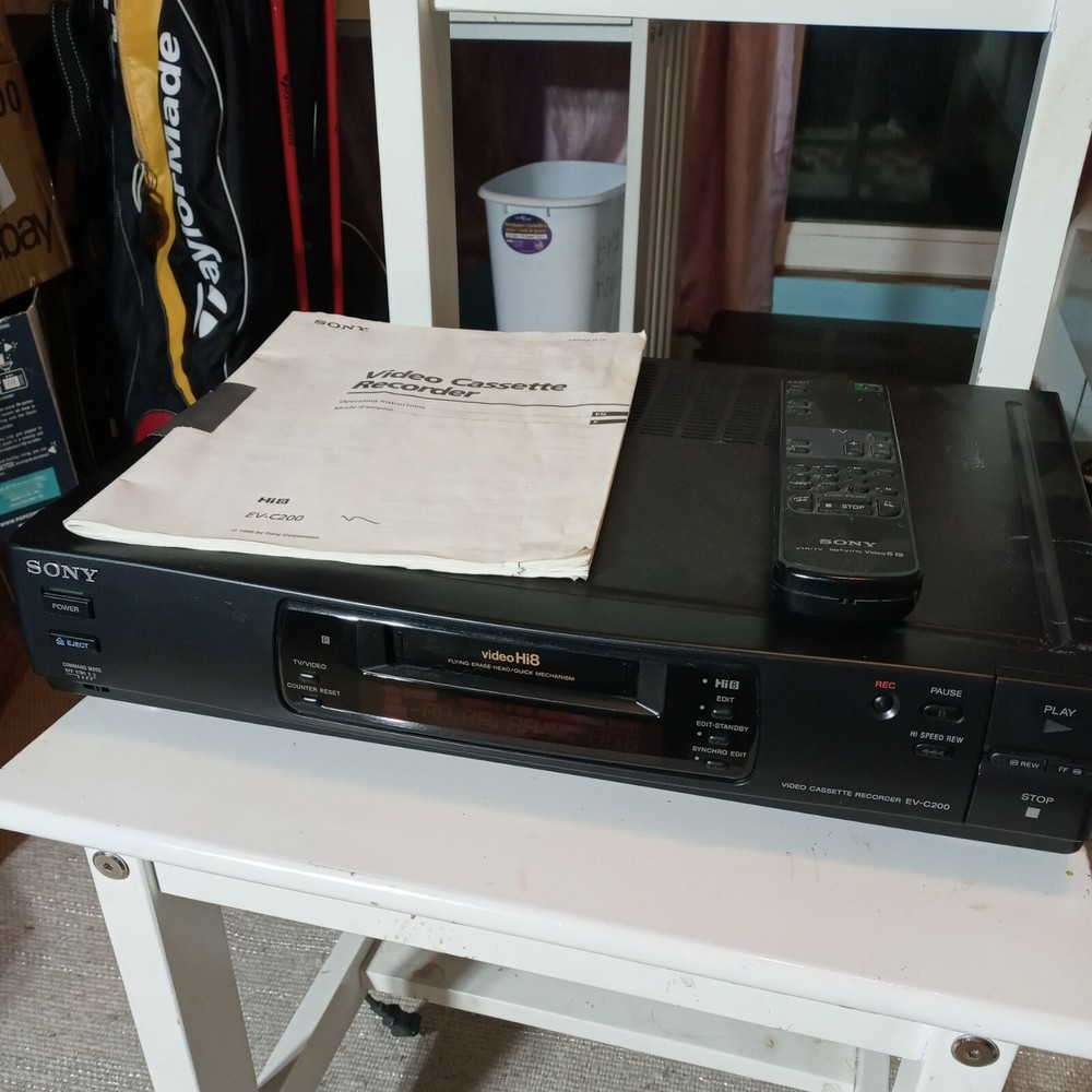 Sony EV-C200 Hi8 Video 8 VCR Player Recorder HiFi Stereo READ DESCRIPTION