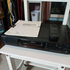 Sony EV-C200 Hi8 Video 8 VCR Player Recorder HiFi Stereo READ DESCRIPTION