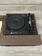 Rare Audiotronics 324 Portable Turntable Record Player