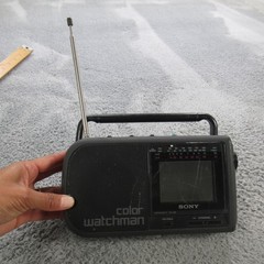 Sony Watchman Portable Analog LCD Color TV Sony FDL-380