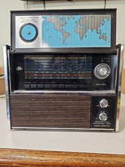 Longines International Pathfinder 8000 8 Band Shortwave AM FM