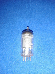 MULLARD 12AU7 / ECC82, k61 LONG PLATE SHIELD LOGO AUDIO PREAMPLIFIER TUBE