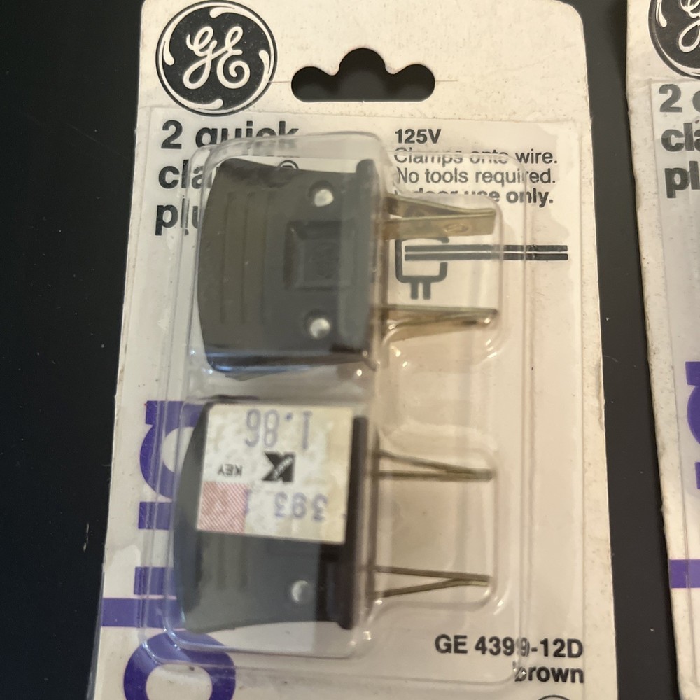 2pcs NOS GE 2-PRONG Electric Cord Plug End GE4399-12D 125V QUICK CLAMP PLUG LT21