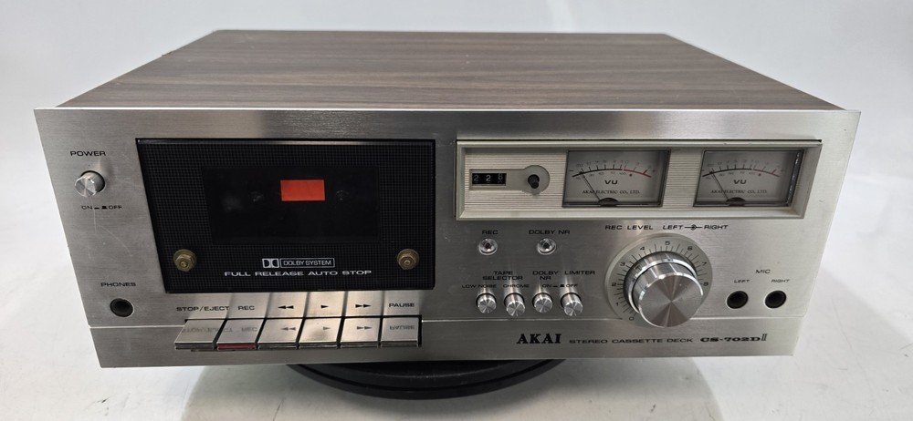 AKAI CS-702D II Stereo Cassette Tape Deck Recorder Silver – TESTED – GC-6942