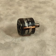 Vintage Universal No.103 28L7-to-35Z5 Octal Tube Adapter Plug, 8-Pin Converter