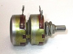 Allen Bradley 168953 Type J 2.4K/1.7K 3/8&Prime; Long 1/4&Prime; Solid Shaft Potentiometer