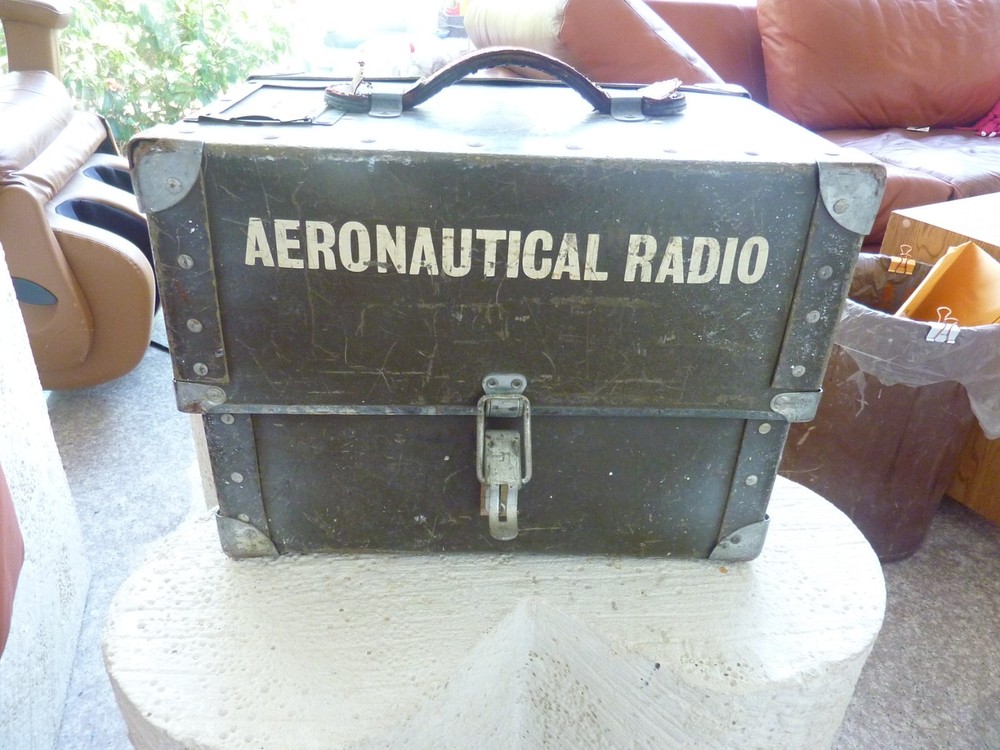 Vtg Aeronautical Radio Metal Carry Case, Olive Brown Unknown Brand