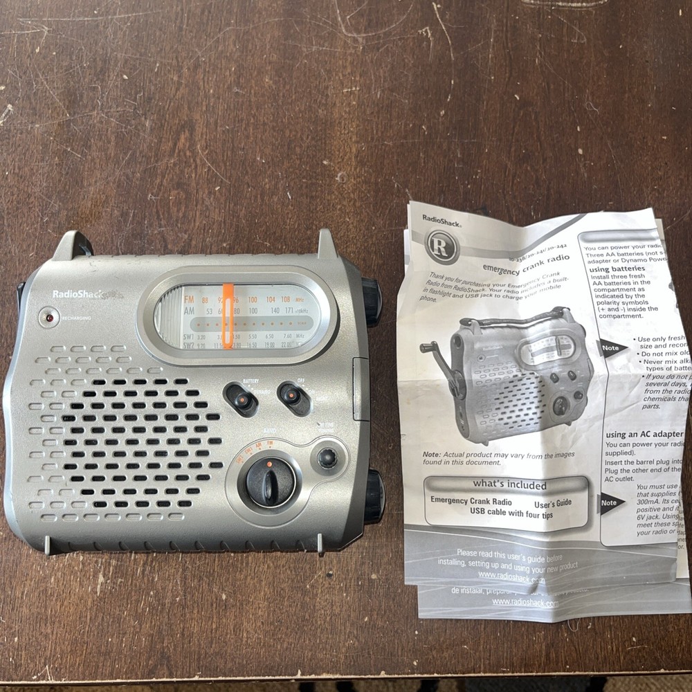 Radio Shack Model 20-238 Portable Emergency Radio w Dynamo Crank – AM/FM/SW1/SW2