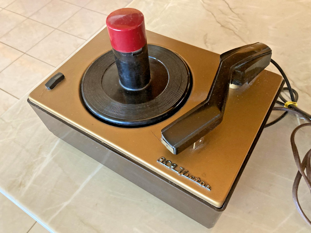 VINTAGE RCA VICTOR 1950 TURN TABLE MODEL 45 J-2. 1 OWNER. WORKS. « NICE »