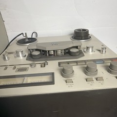 Vintage Teac X-10 Reel to Reel powers on. Owned by don king productions