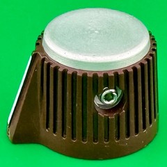 (1) VINTAGE CONTROL KNOB BROWN /Alum FACE ~ 7/8&Prime; Dia 3/4&Prime; Height, 1/4&Prime; Shaft