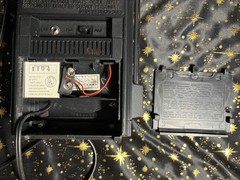 Vintage (1981) General Electric Two-Way-Power AM/FM Radio 7-2800 B