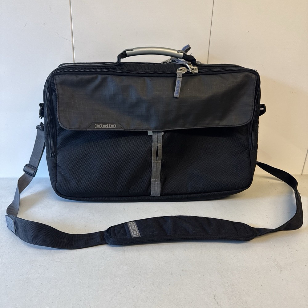OGIO Padded 15” Laptop Messenger Bag Black