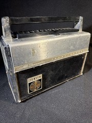 VINTAGE ZENITH ROYAL 3000-1 TRANS-OCEANIC TRANSISTOR RADIO For Parts