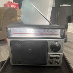 Vintage Realistic 12-650 AM/FM Radio Receiver – Long Antenna – WORKS!