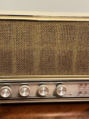 Vintage General Electric Table Radio Model C2535A Buff Plastic W/ Clock (Read)
