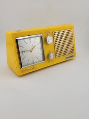 Rare 1974 Vintage Windsor Travel Clock Radio. Clock Works. Radio Untested.