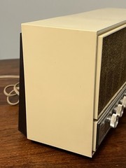 Vintage General Electric Table Radio Model C2535A Buff Plastic W/ Clock (Read)