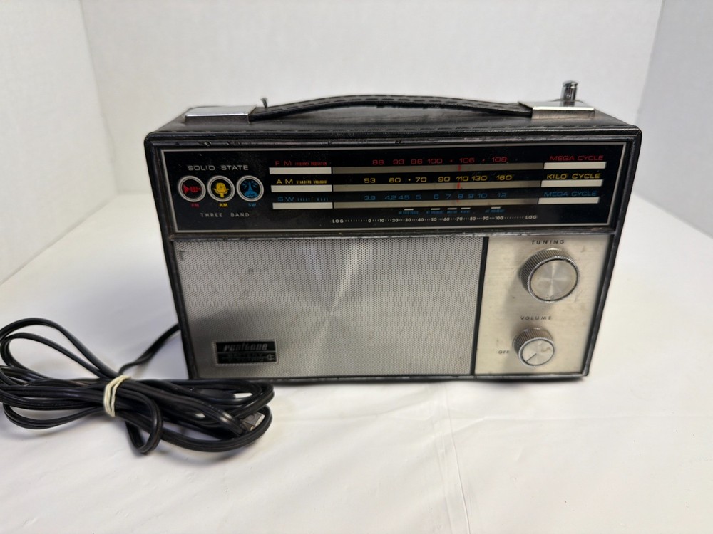 Vintage Realtone 2314 Three Band Radio AM/FM/SW Parts Repair As-Is