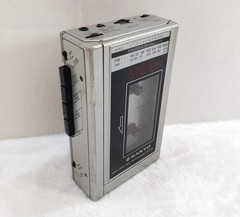 Sanyo Sportster Walkman M-G41 AM FM Stereo Cassette Tape Player 1984 Vtg Working