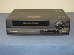 EMERSON VCPR200 2 HEAD MONO VHS VCR NO REMOTE FOR PARTS OR REPAIR