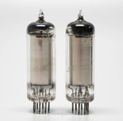 2 RCA Vacuum Tubes / JRC 0A2 Regulators / KT3