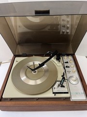 1965 KLH Model Twenty Record Player / FM Receiver (33/45/77)
