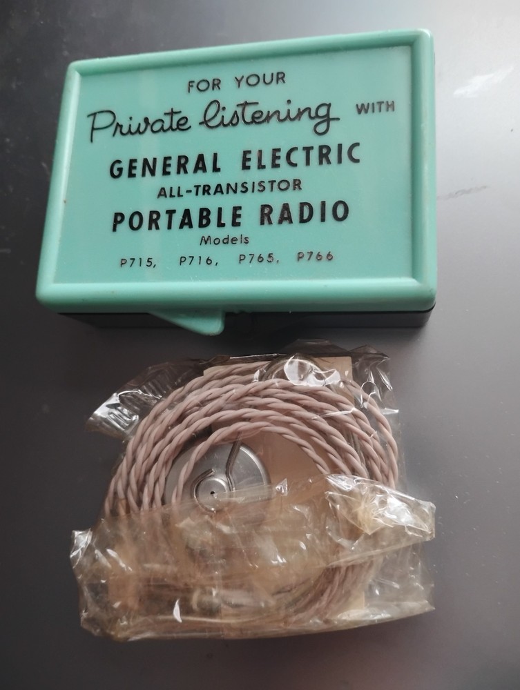 Vintage GENERAL ELECTRIC For Your Private Listening Portable Radio Earphone /box