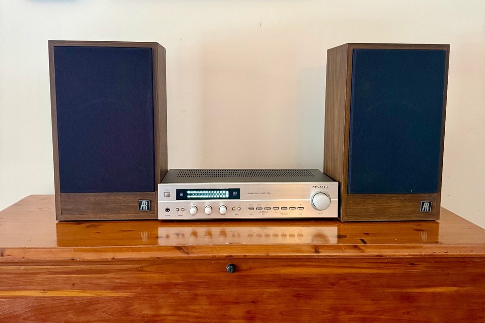 AR-18s Speakers + HH Scott 438A Amplifier : A classic combo from the 1980&rsquo;s