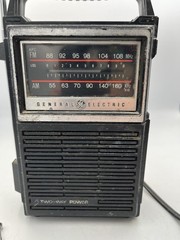Vintage General Electric (GE) AM/FM Radio-Model 7-2800B Tested/WORKING SEE DESC