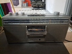 The Philips D8201 vintage radio/tape Recorder. No Static Tape Player Great Sound
