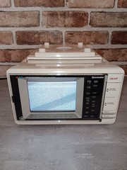 GE Spacemaker Color TV AM/FM Radio 7-7660A Portable 5&prime; Screen Vintage Working